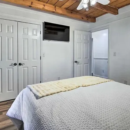 Smokey Mountain Hideaway-2